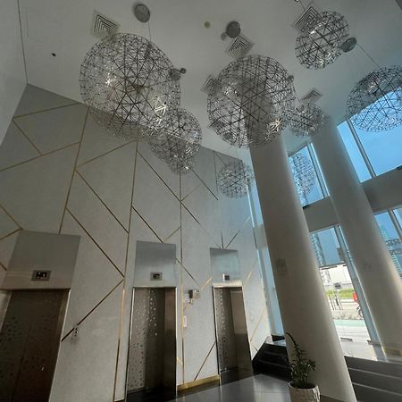 Large Size One Bedroom Apartment With Sea View Abu Dabi Dış mekan fotoğraf