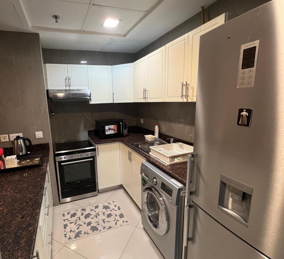 Large Size One Bedroom Apartment With Sea View Abu Dabi Dış mekan fotoğraf